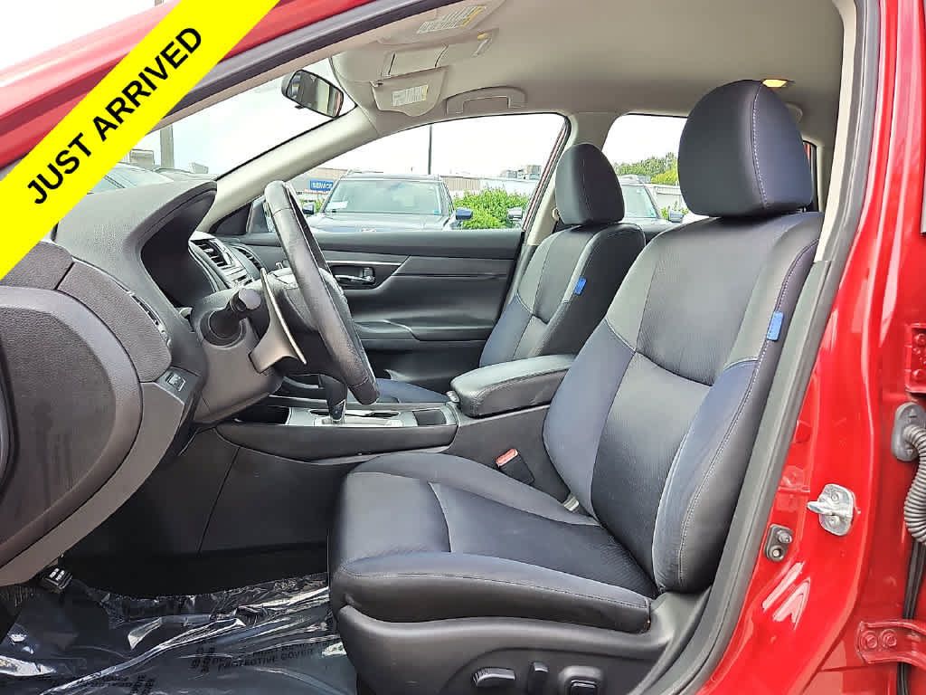 Used 2017 Nissan Altima 2.5 SR w/ Midnight Edition Package FWD image 12