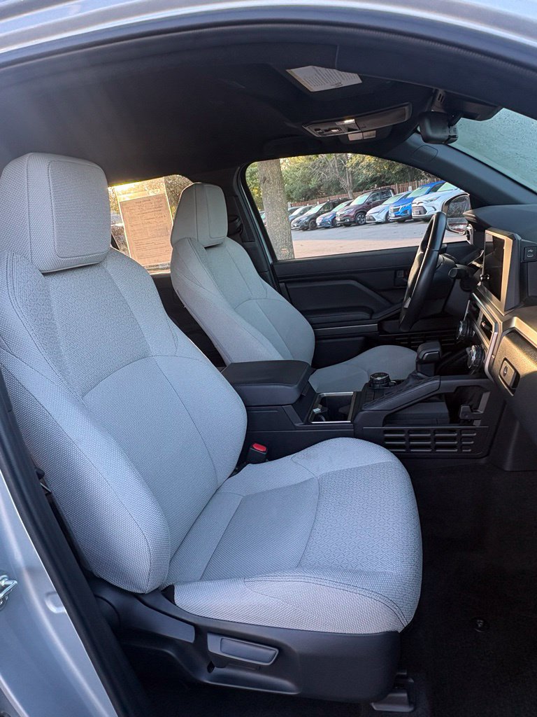 Used 2025 Toyota 4Runner SR5 AWD/4WD image 14