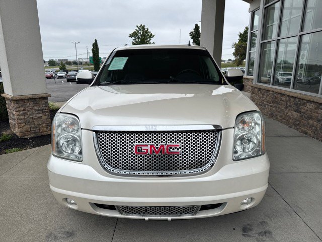 Used 2013 GMC Yukon XL Denali AWD/4WD image 3