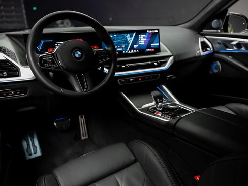 Used 2025 BMW XM AWD/4WD image 2