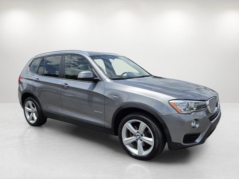 Used 2017 BMW X3 xDrive28i AWD/4WD image 3