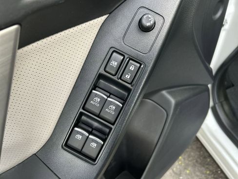 Used 2017 Subaru Forester 2.5i Limited AWD/4WD image 16