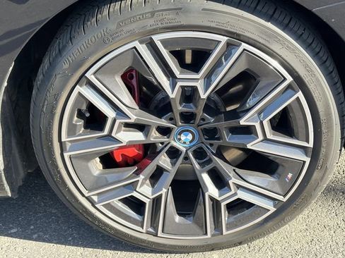 Used 2025 BMW i5 eDrive40i w/ M Sport Package RWD image 3