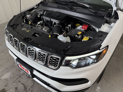 Used 2025 Jeep Compass Limited w/ Elite Group AWD/4WD image 18