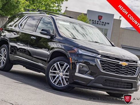 Used 2022 Chevrolet Traverse High Country w/ LPO, Floor Liner Package AWD/4WD image 1