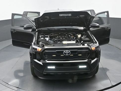 Used 2025 Toyota Tacoma SR5 image 35