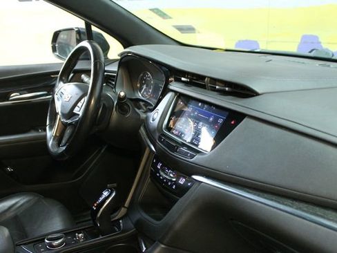 Used 2022 Cadillac XT5 Premium Luxury AWD/4WD image 10