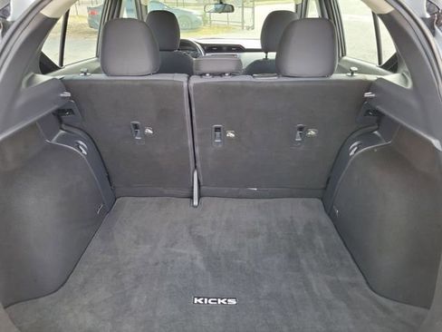 Used 2020 Nissan Kicks SV image 8