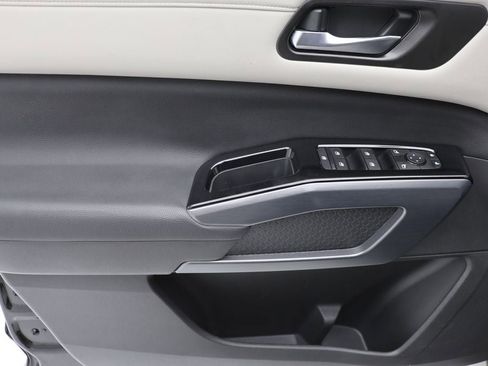 Used 2022 Nissan Pathfinder SL image 15