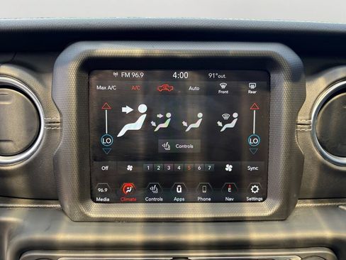 Used 2022 Jeep Gladiator Overland w/ Popular Equipment Package AWD/4WD image 22