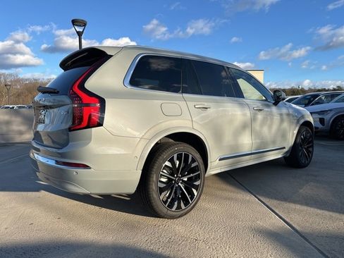 New 2026 Volvo XC90 B6 Plus w/ Protection Package Premier image 7