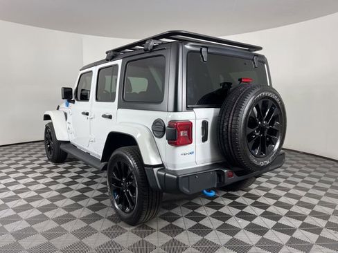 Used 2022 Jeep Wrangler Unlimited Sahara w/ Cold Weather Group image 7