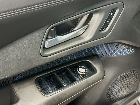 Used 2023 Nissan Ariya AWD image 15