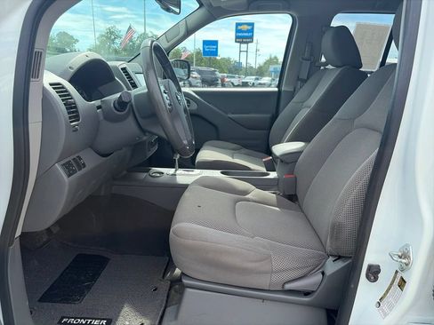 Used 2021 Nissan Frontier SV RWD image 15
