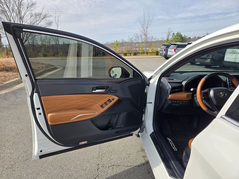 Used 2022 Toyota Avalon Limited w/ Advanced Safety Package image 20