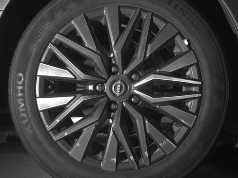 Used 2025 Nissan Altima 2.5 SV image 15