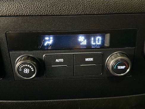 Used 2020 Chevrolet Suburban LT AWD/4WD image 27