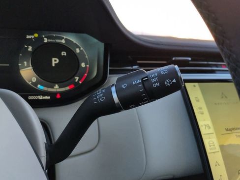 New 2026 Land Rover Range Rover SE image 26