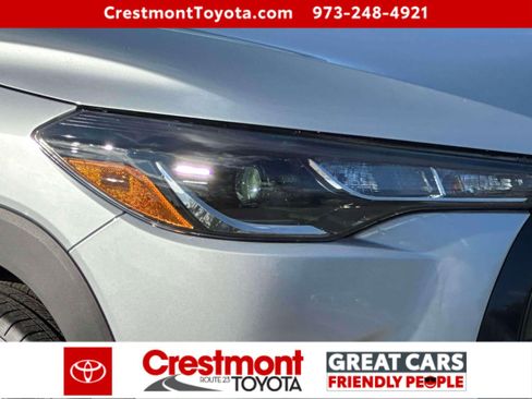 Certified 2025 Toyota Corolla Cross LE image 8