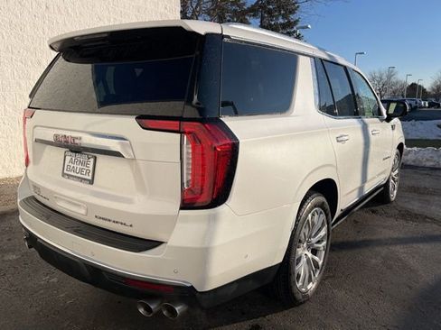 Used 2023 GMC Yukon Denali w/ Denali Reserve Package image 5