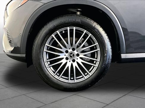 Used 2026 Mercedes-Benz GLC 300 4MATIC image 11