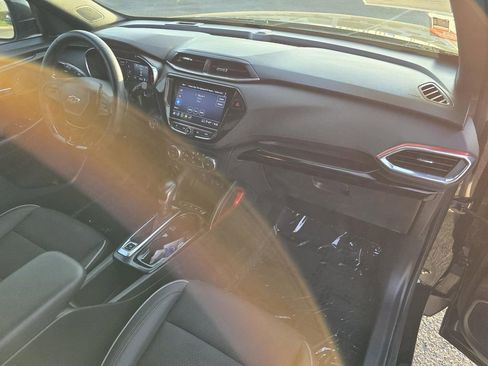 Used 2021 Chevrolet TrailBlazer RS w/ Convenience Package image 28