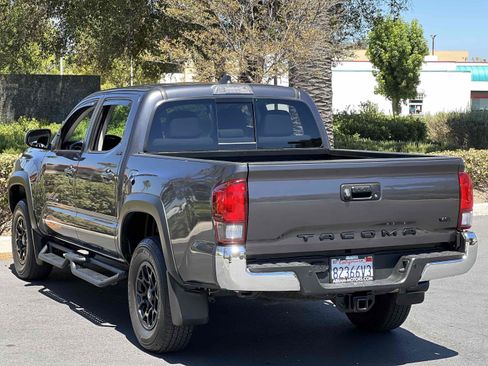 Used 2023 Toyota Tacoma SR5 RWD image 2