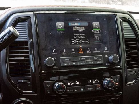 Used 2023 Nissan Titan PRO-4X w/ Pro-4x Convenience Package AWD/4WD image 18