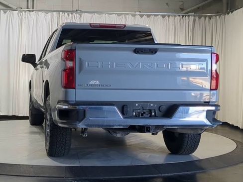 Used 2024 Chevrolet Silverado 1500 LT AWD/4WD image 7