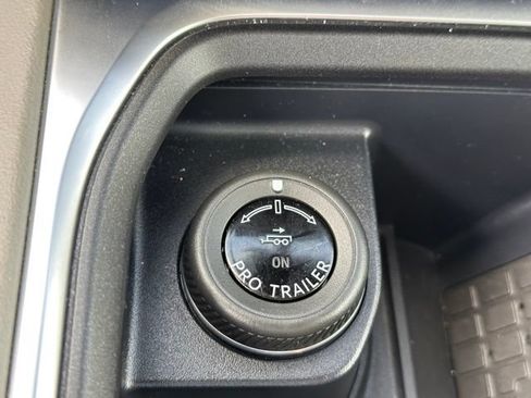 Used 2025 Ford Expedition Active AWD/4WD image 39
