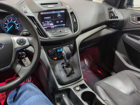 Used 2015 Ford Escape SE w/ SE Chrome Package FWD image 23