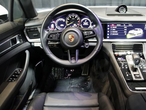 Certified 2023 Porsche Panamera 4 w/ Premium Package image 20