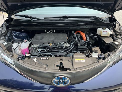 Used 2023 Toyota Sienna LE AWD/4WD image 27