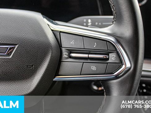 Used 2025 Chevrolet Suburban Z71 AWD/4WD image 28