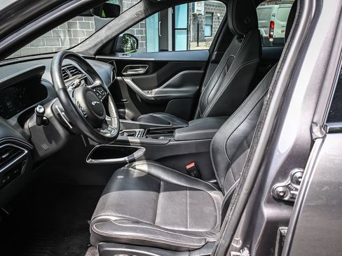 Used 2019 Jaguar F-PACE R-Sport AWD/4WD image 8