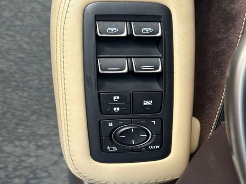 Used 2018 Lexus LS 500 w/ Luxury Package image 19