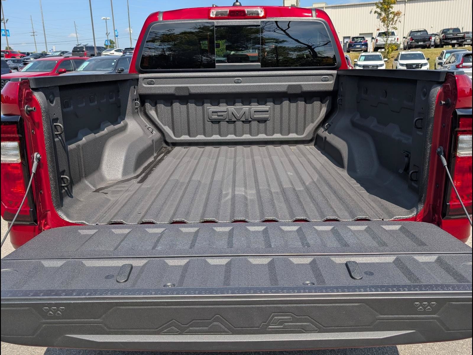 Used 2025 GMC Canyon AT4 w/ Technology Plus Package AWD/4WD image 19