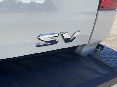 Used 2021 Nissan Titan SV w/ SV Convenience Package image 6