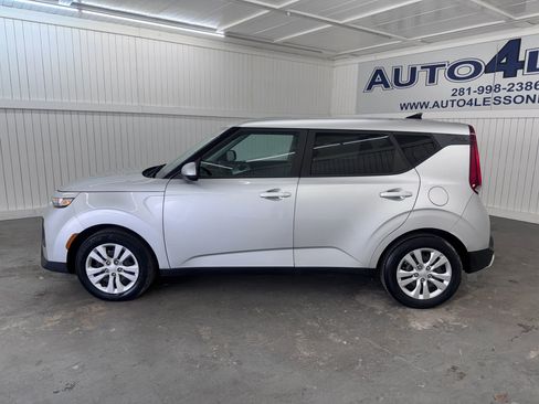 Used 2020 Kia Soul LX image 8