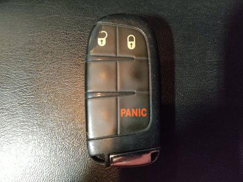 Used 2020 Jeep Compass Latitude FWD image 32
