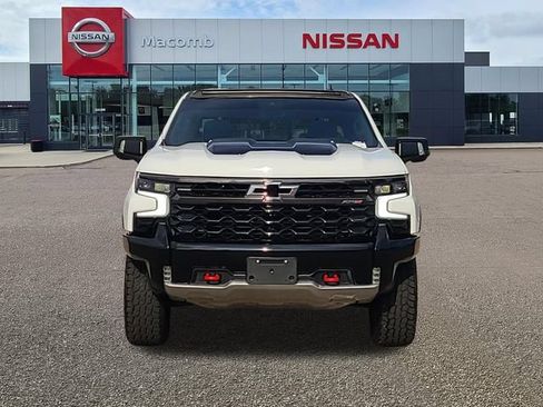 Used 2023 Chevrolet Silverado 1500 ZR2 w/ Technology Package AWD/4WD image 2