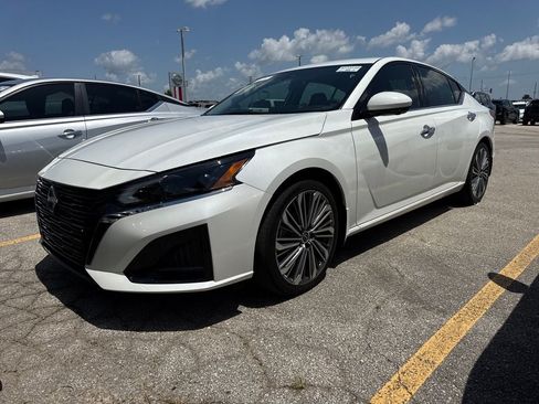 Used 2023 Nissan Altima 2.5 SL FWD image 1