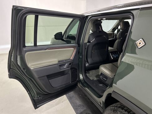 Used 2024 Rivian R1S Adventure AWD/4WD image 17