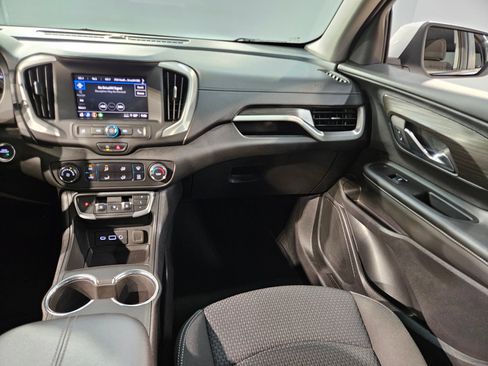 Used 2024 GMC Terrain SLE AWD/4WD image 11
