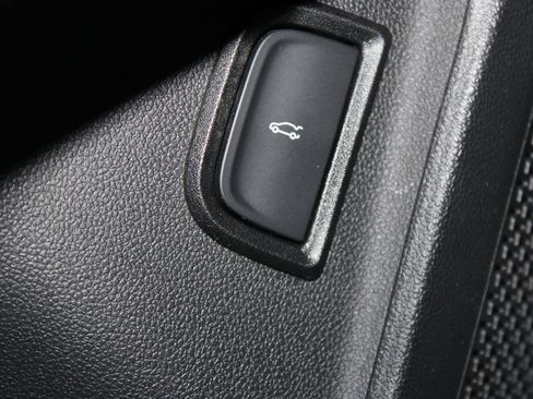 Used 2024 Chevrolet Blazer EV LT AWD/4WD image 39