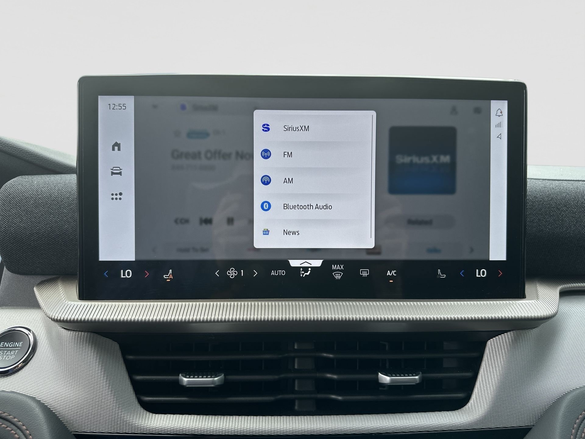 Used 2025 Ford Explorer Active RWD image 13