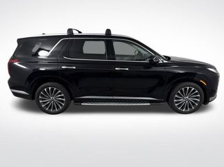 Used 2023 Hyundai Palisade Calligraphy video 2