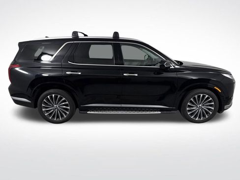 Used 2023 Hyundai Palisade Calligraphy image 2