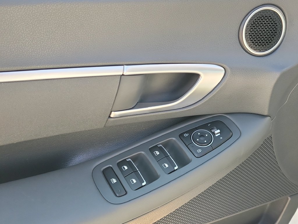 Used 2021 Hyundai Sonata SE w/ Preferred Accessory Package FWD image 20