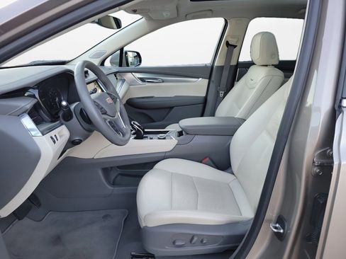Used 2022 Cadillac XT5 Premium Luxury image 9
